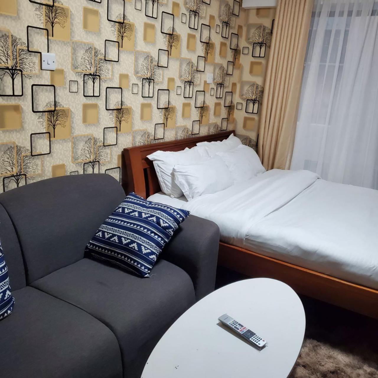 Lovely & Cozy Compact Studio Near Airport With Rooftop View Apartment Nairobi Ngoại thất bức ảnh