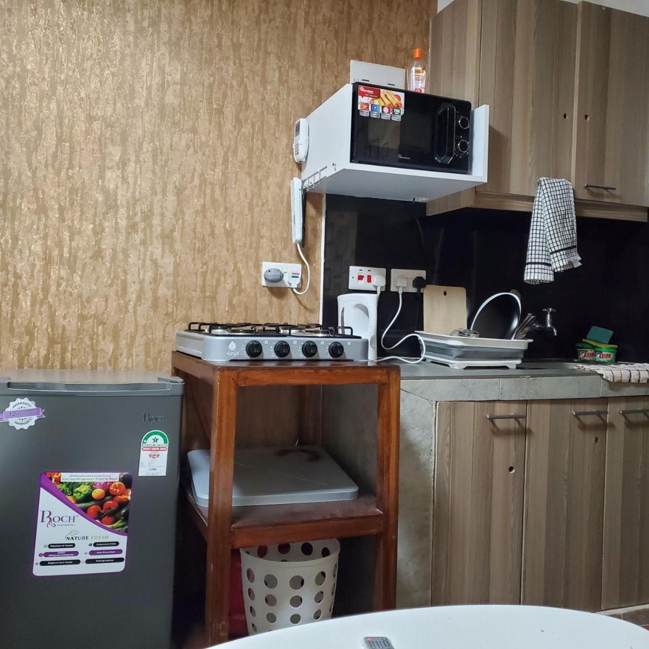 Lovely & Cozy Compact Studio Near Airport With Rooftop View Apartment Nairobi Ngoại thất bức ảnh